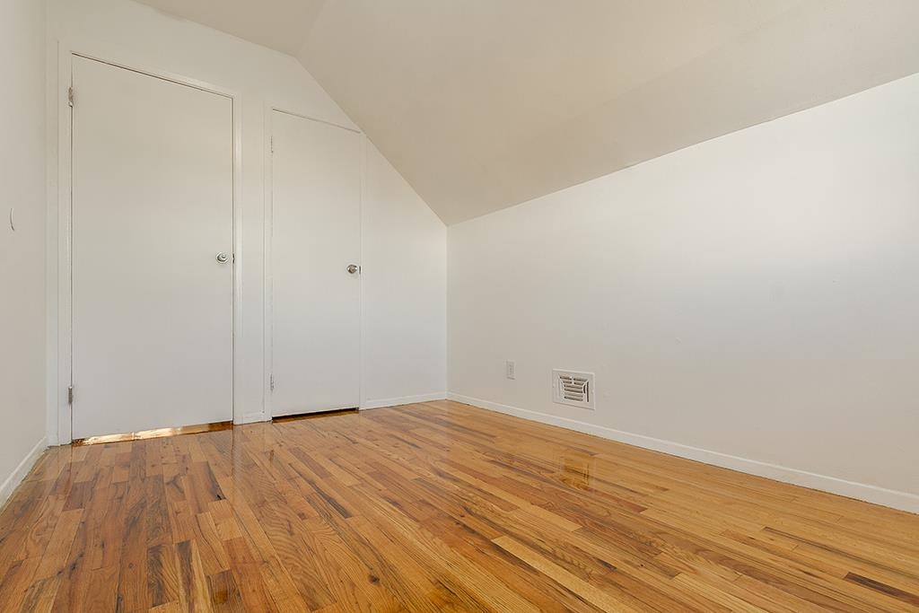 2 PINECREST RD