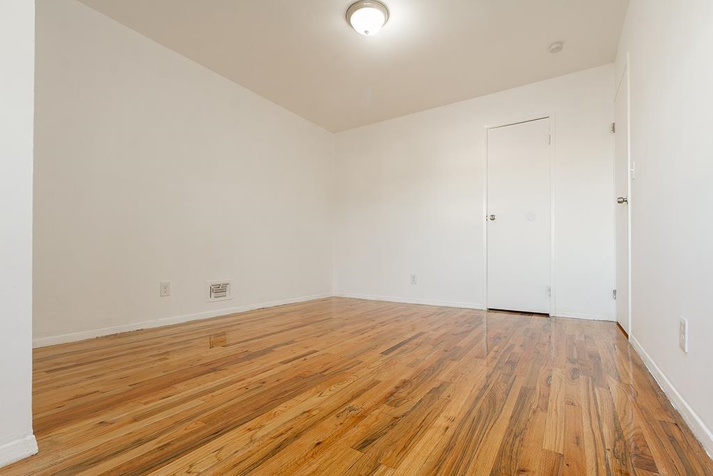 2 PINECREST RD