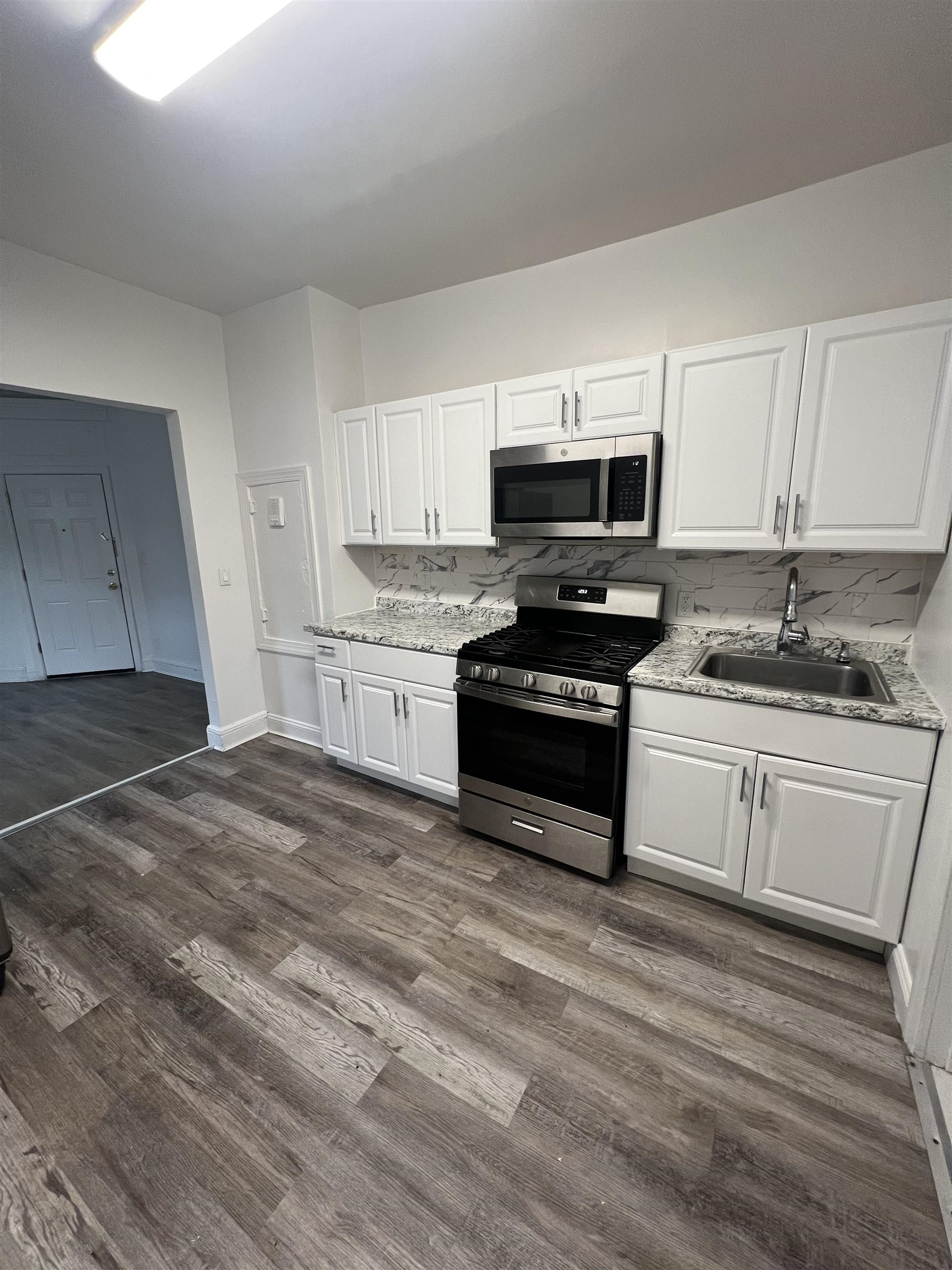 818 27TH ST Unit: 3