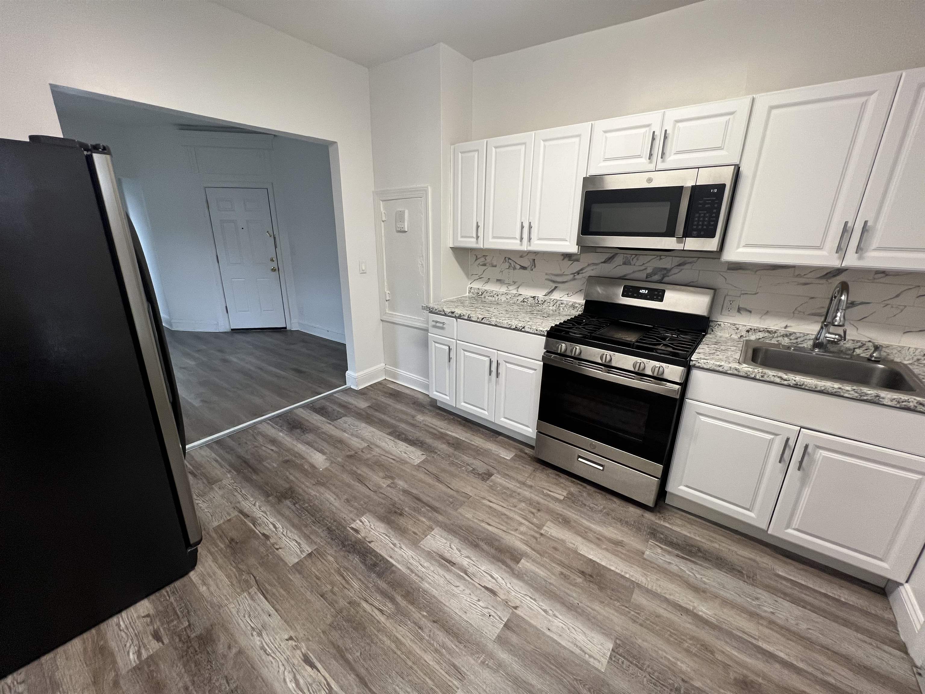 818 27TH ST Unit: 3