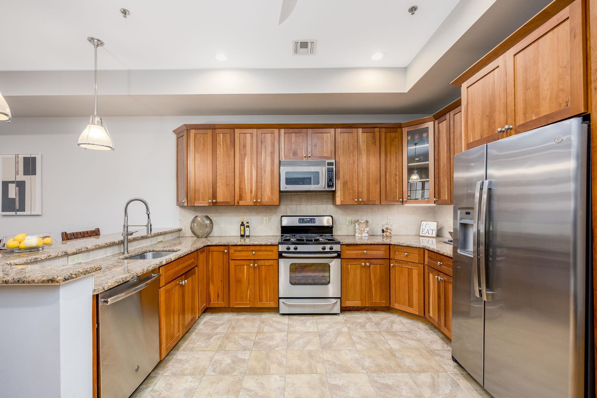 405 JEFFERSON ST Unit: 2