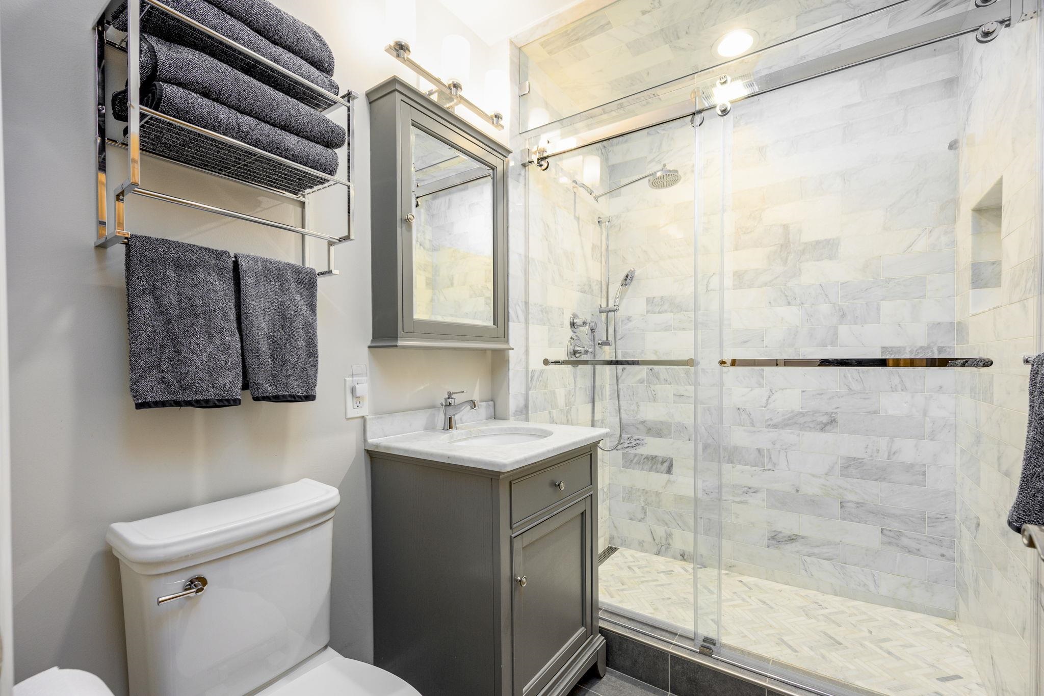 405 JEFFERSON ST Unit: 2