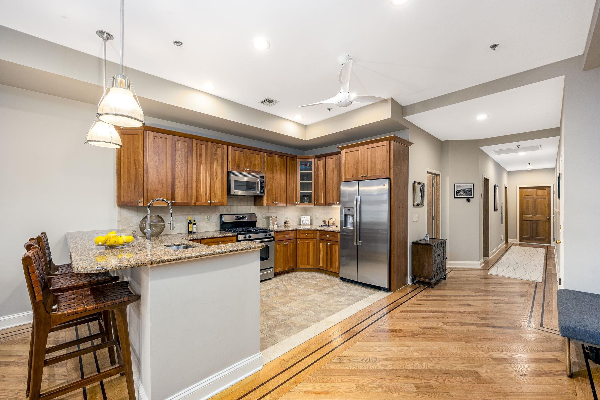 405 JEFFERSON ST Unit: 2