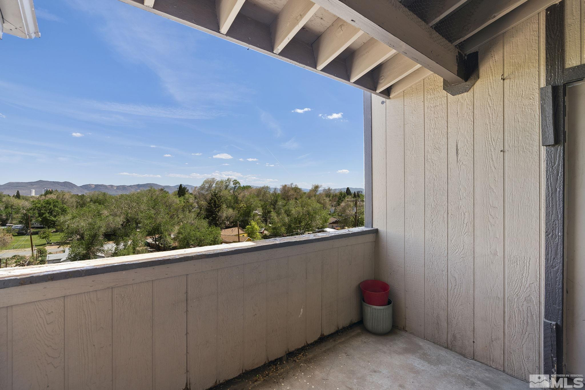 2090 Highview Court 8