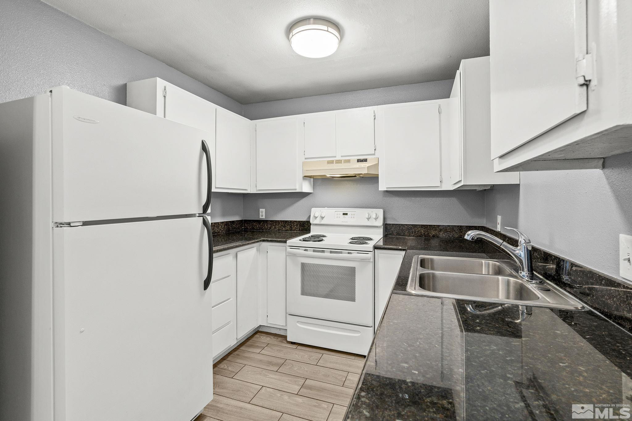 2090 Highview Court 8