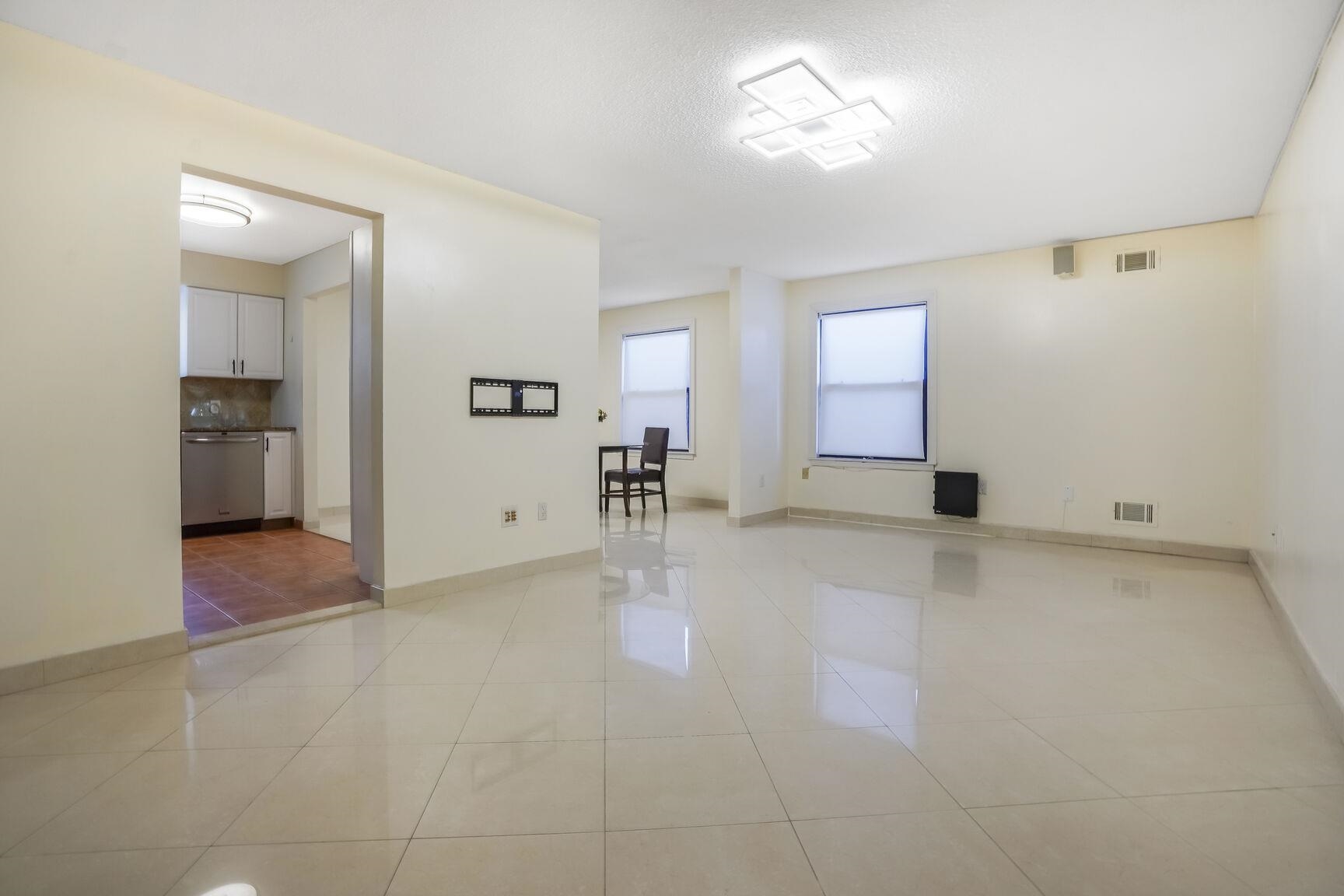 214 70TH ST Unit: 1B