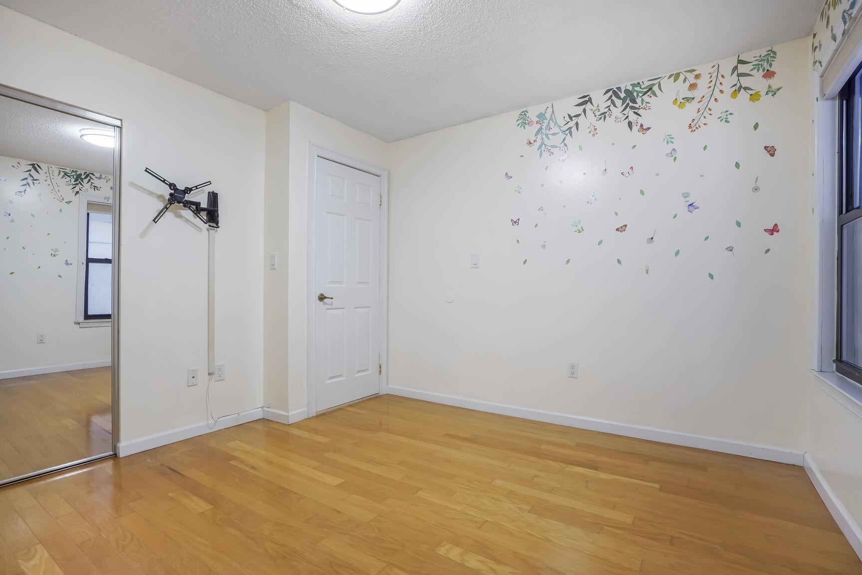 214 70TH ST Unit: 1B