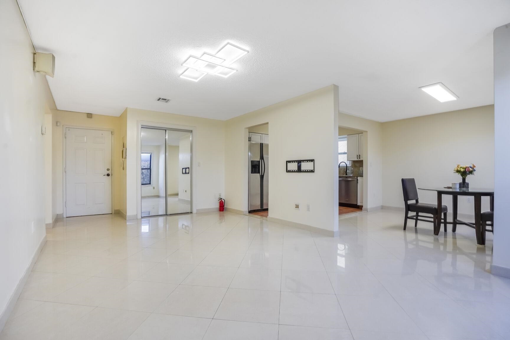 214 70TH ST Unit: 1B