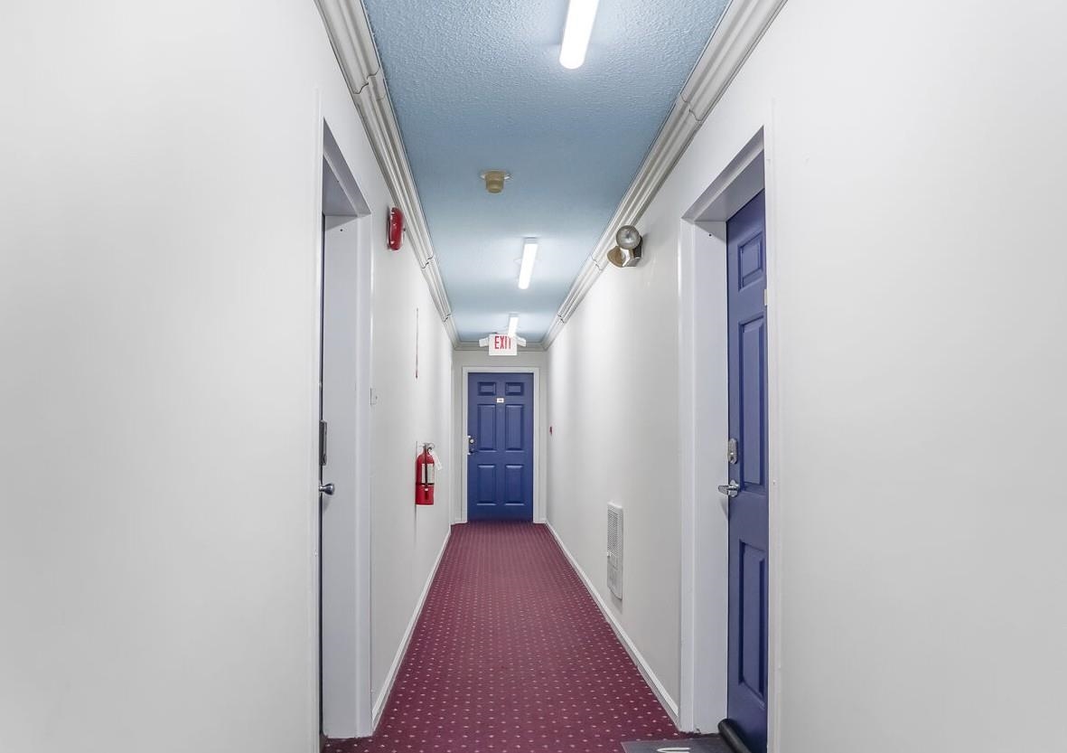 214 70TH ST Unit: 1B