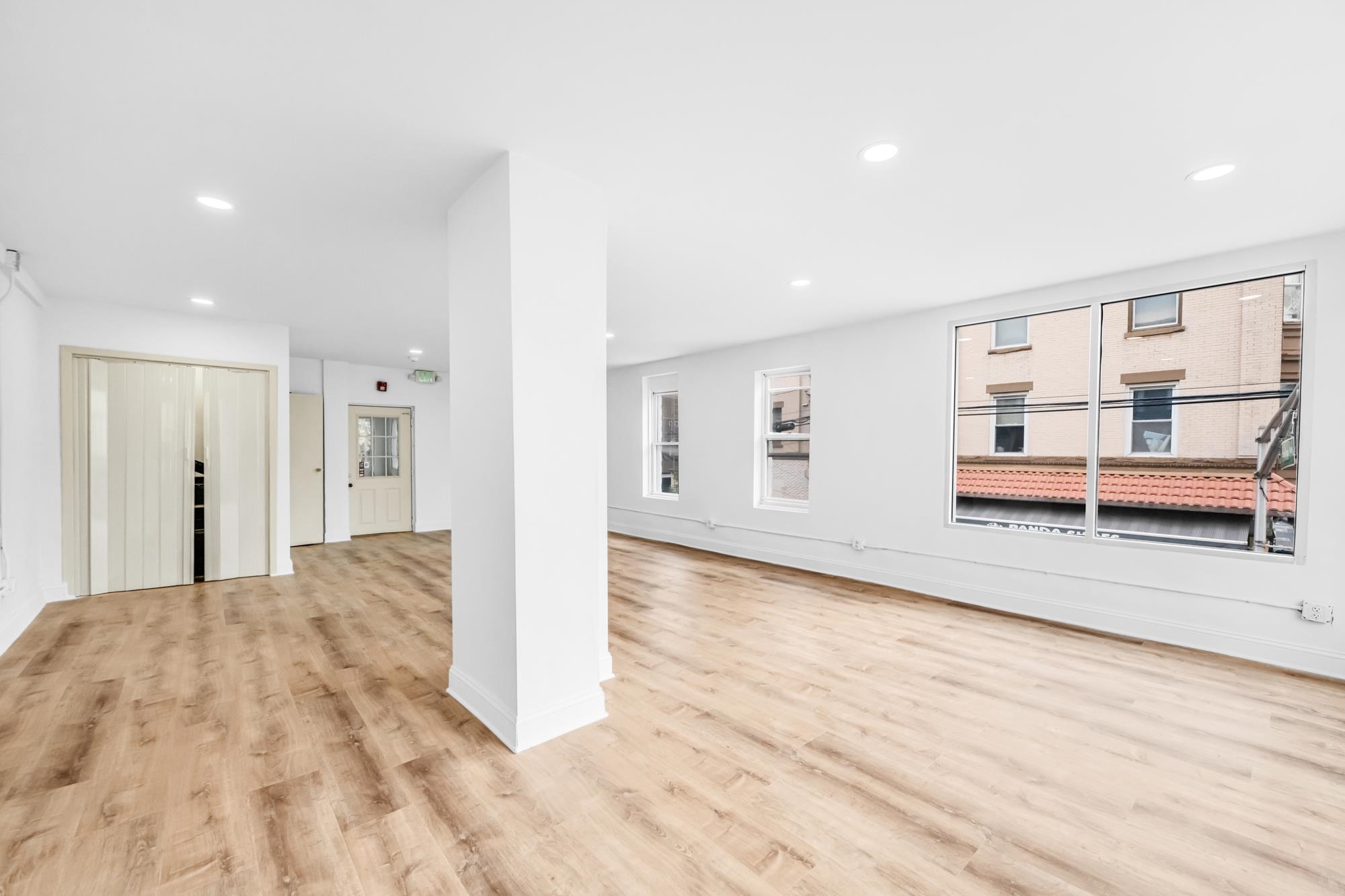 4119 BERGENLINE AVE Unit: 2