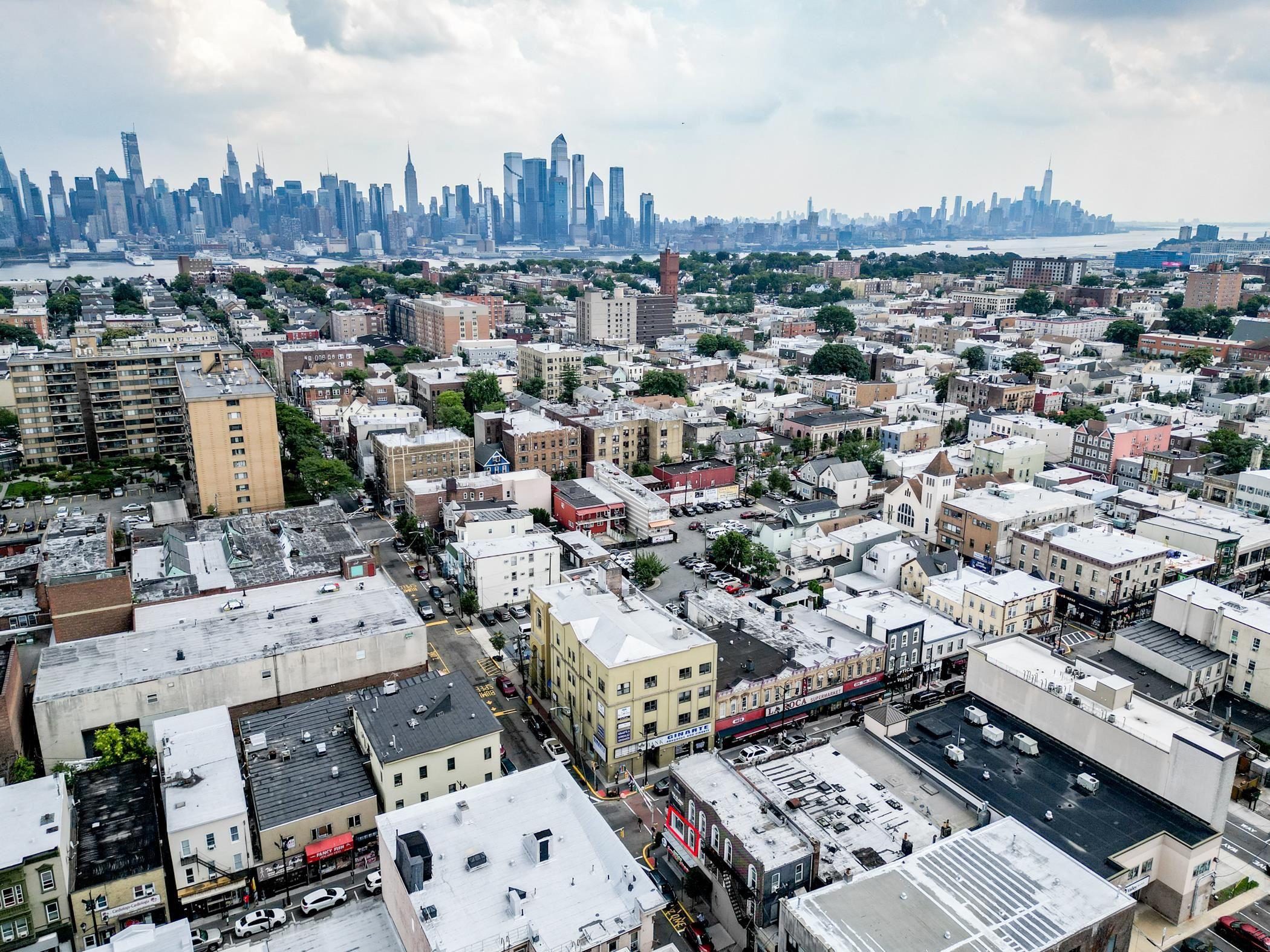 4119 BERGENLINE AVE Unit: 2
