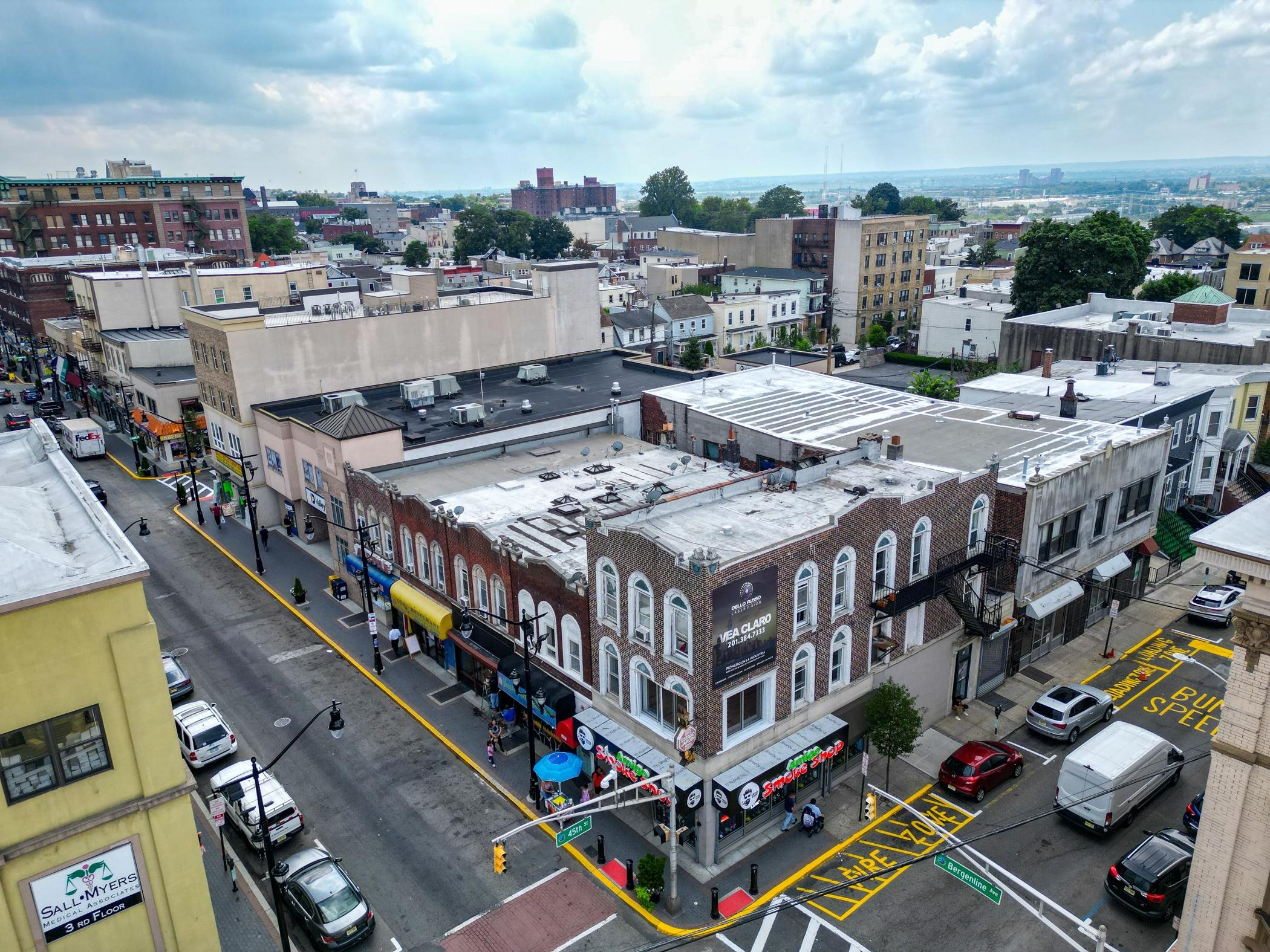 4119 BERGENLINE AVE Unit: 2