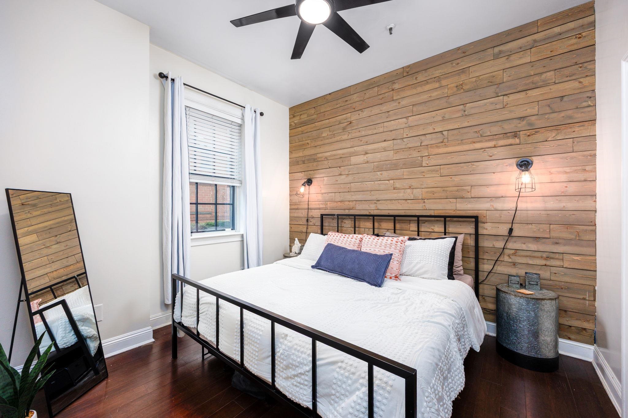 227 CHRISTOPHER COLUMBUS DR Unit: 105b