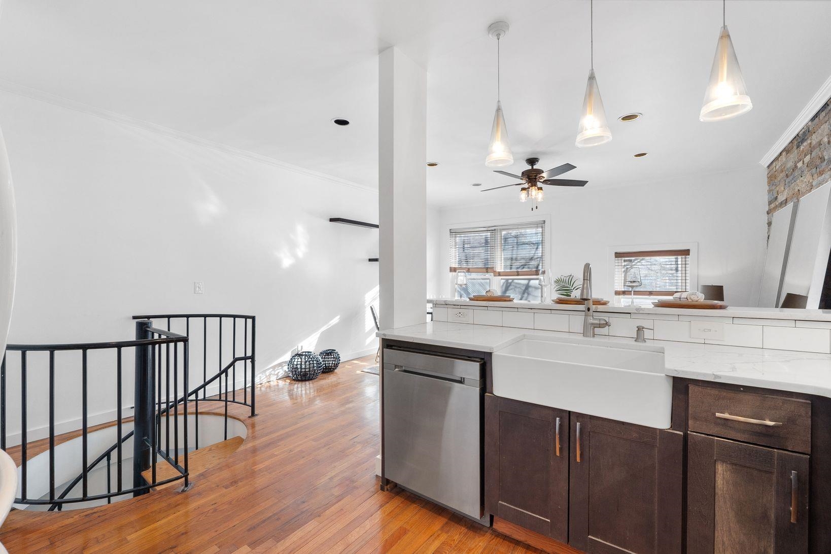 579 PALISADE AVE Unit: 1