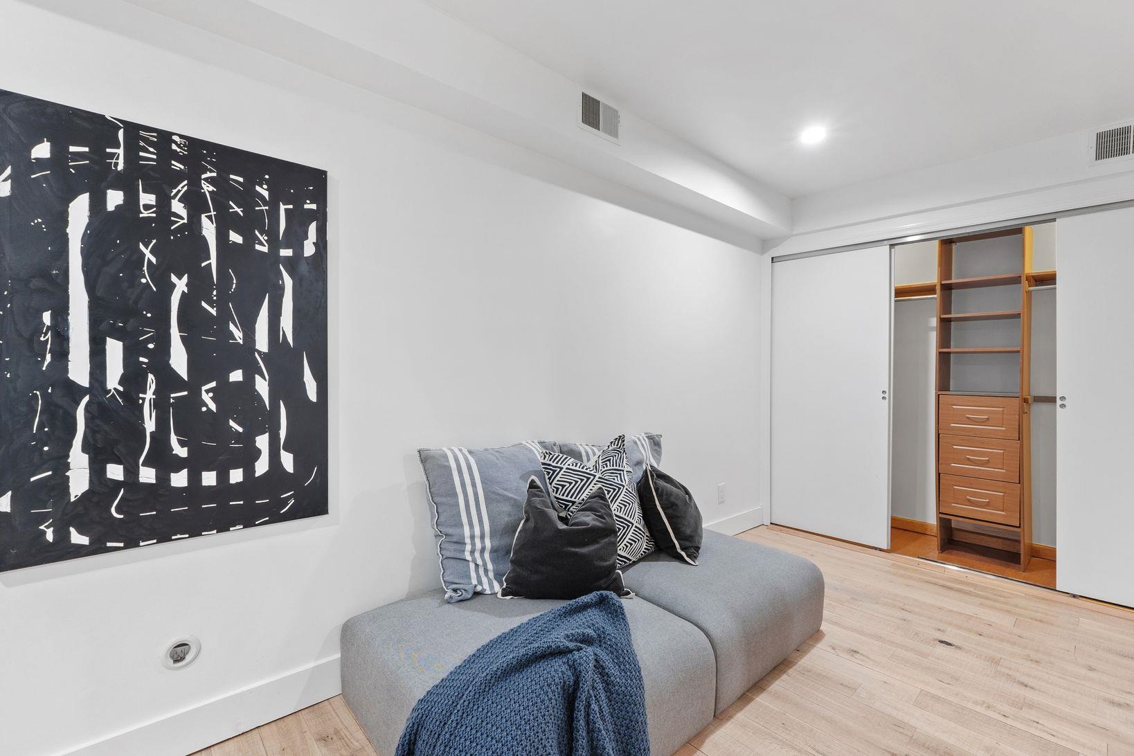 579 PALISADE AVE Unit: 1