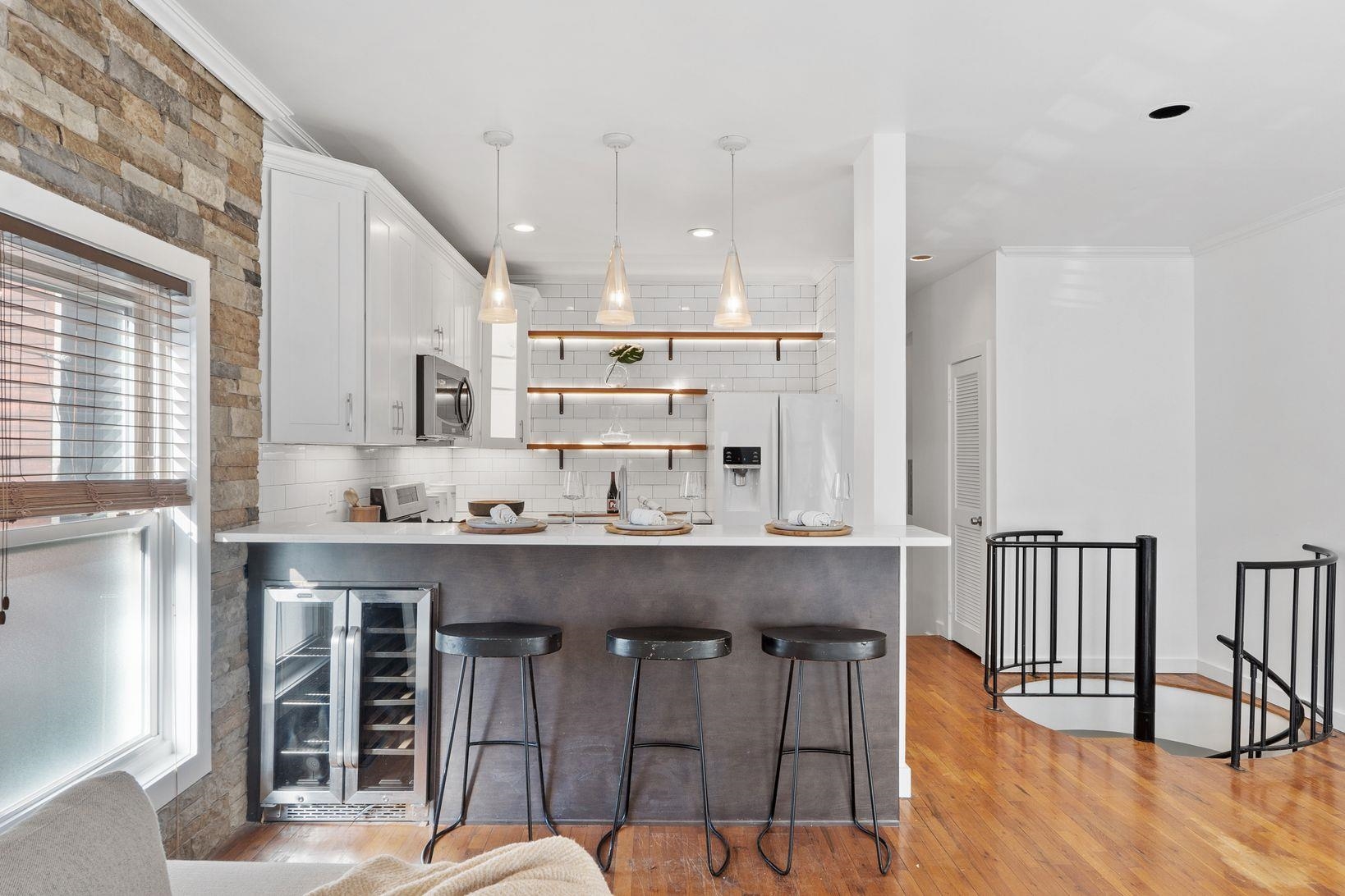 579 PALISADE AVE Unit: 1