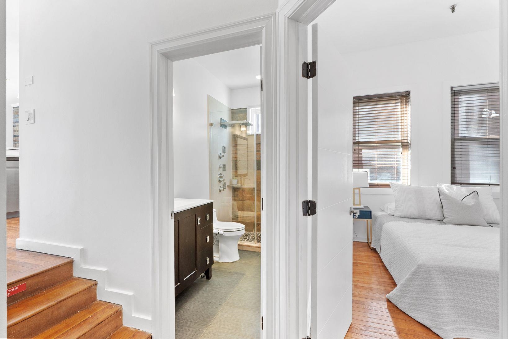 579 PALISADE AVE Unit: 1
