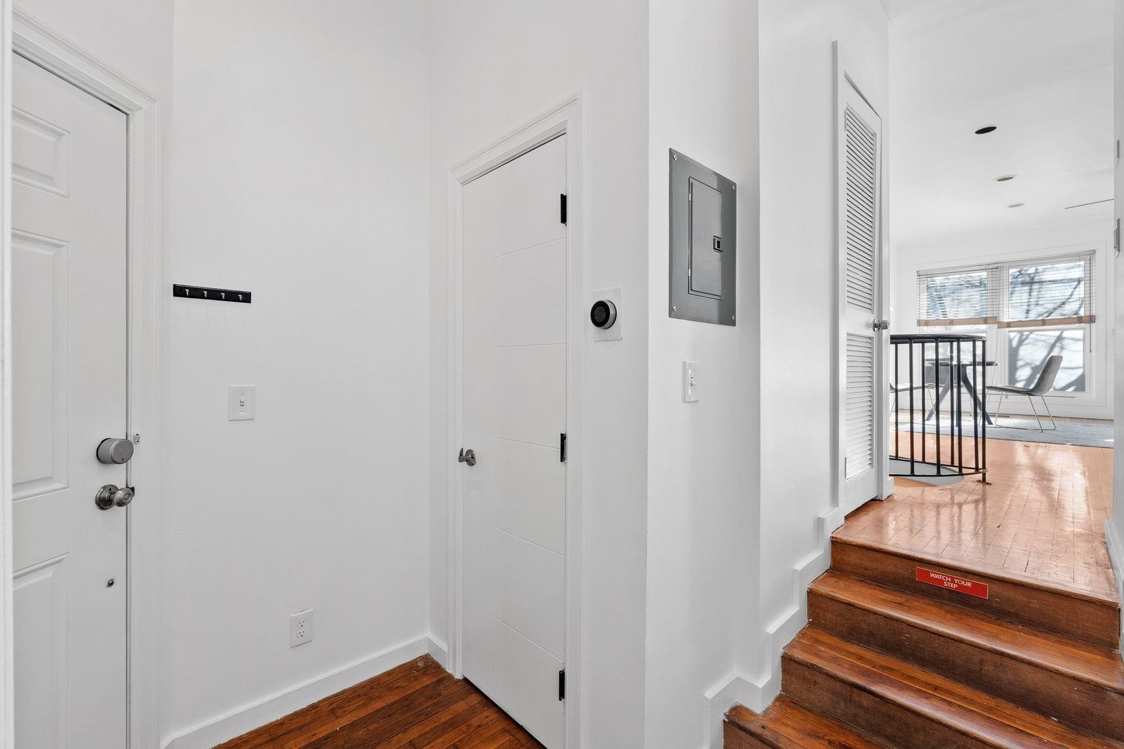 579 PALISADE AVE Unit: 1