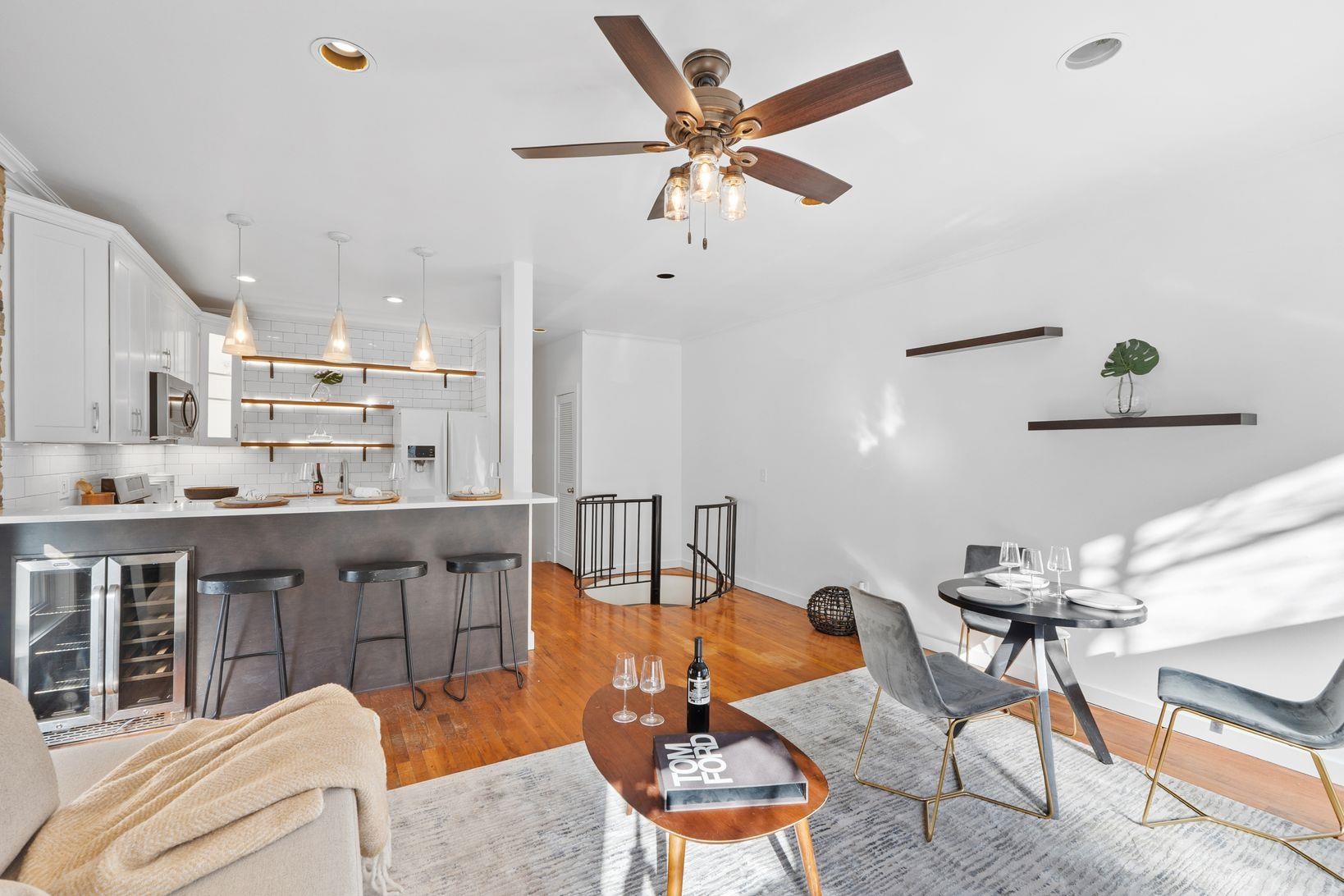 579 PALISADE AVE Unit: 1