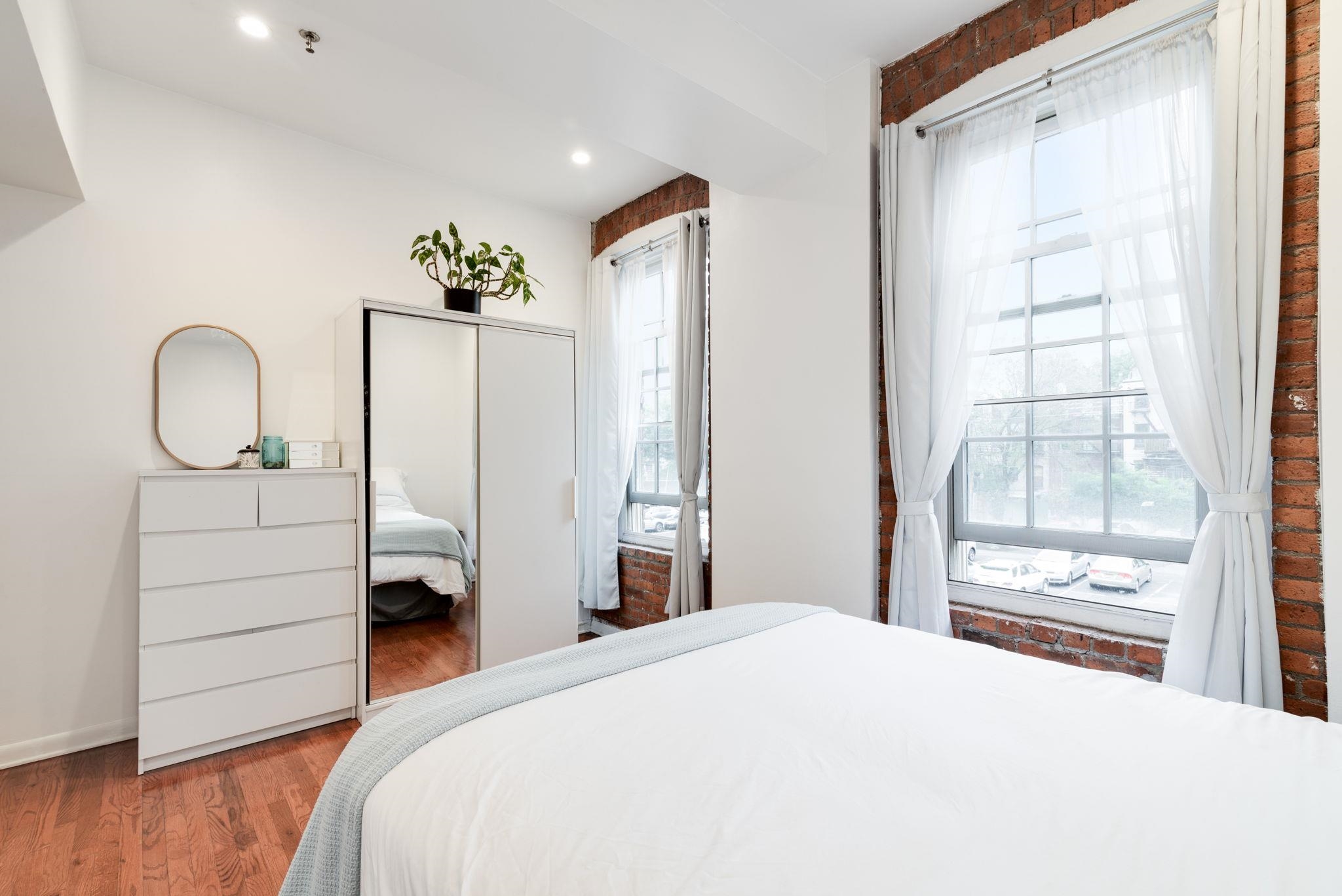 347 VARICK ST Unit: 204A