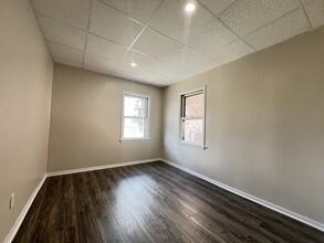 1583 KENNEDY BLVD