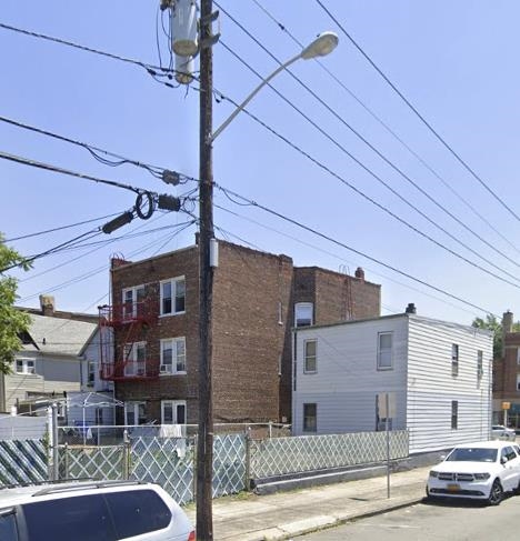 1583 KENNEDY BLVD