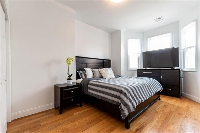 128 OGDEN AVE Unit: 1