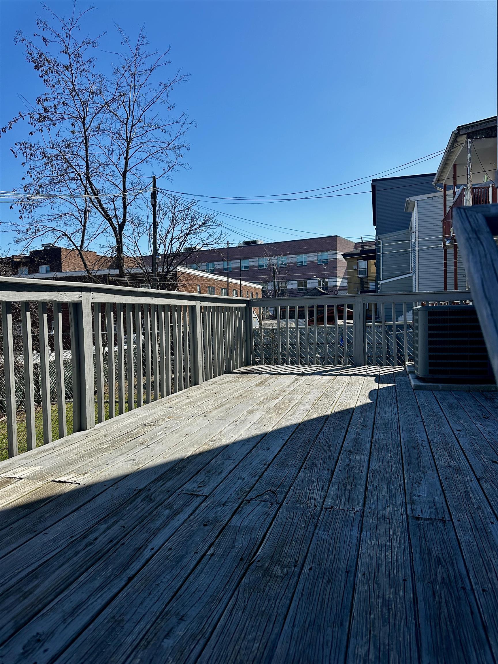 741 SUMMER AVE Unit: 1