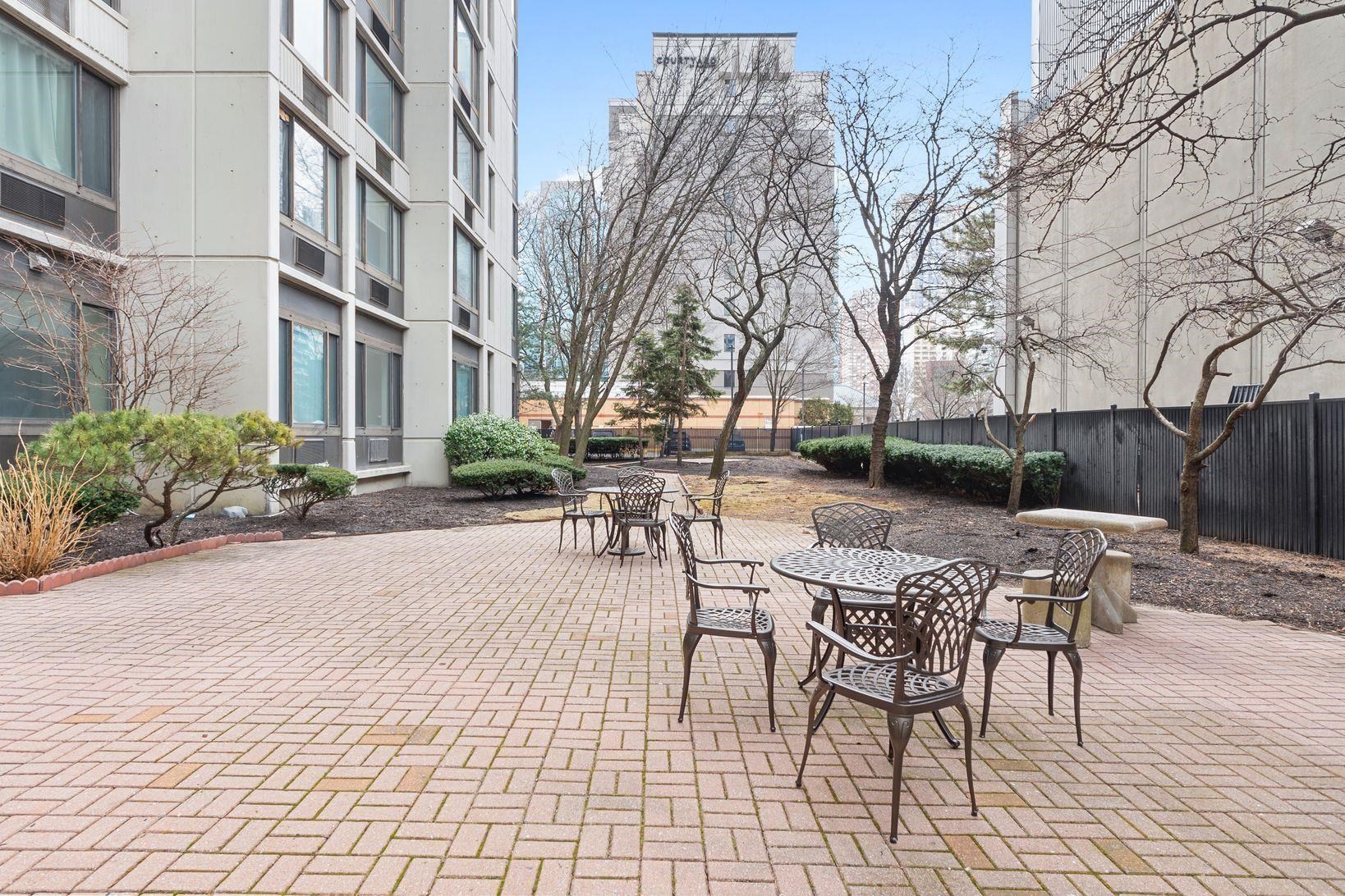 45 RIVER DR SOUTH Unit: 715