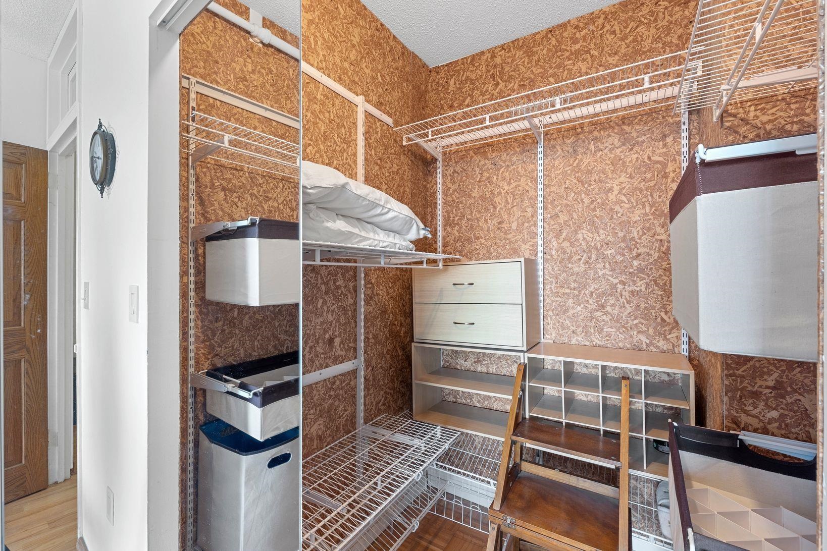45 RIVER DR SOUTH Unit: 715