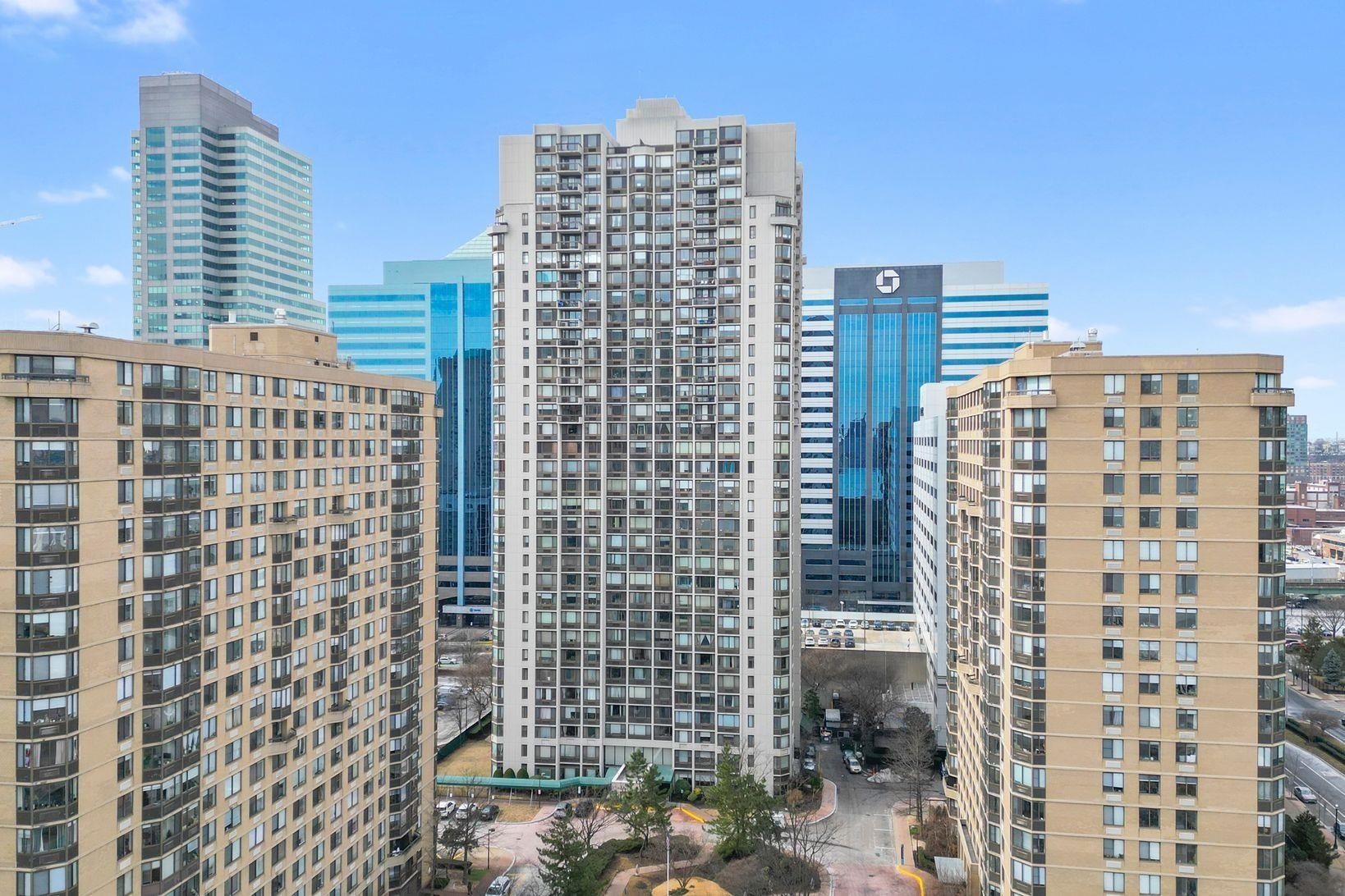 45 RIVER DR SOUTH Unit: 715