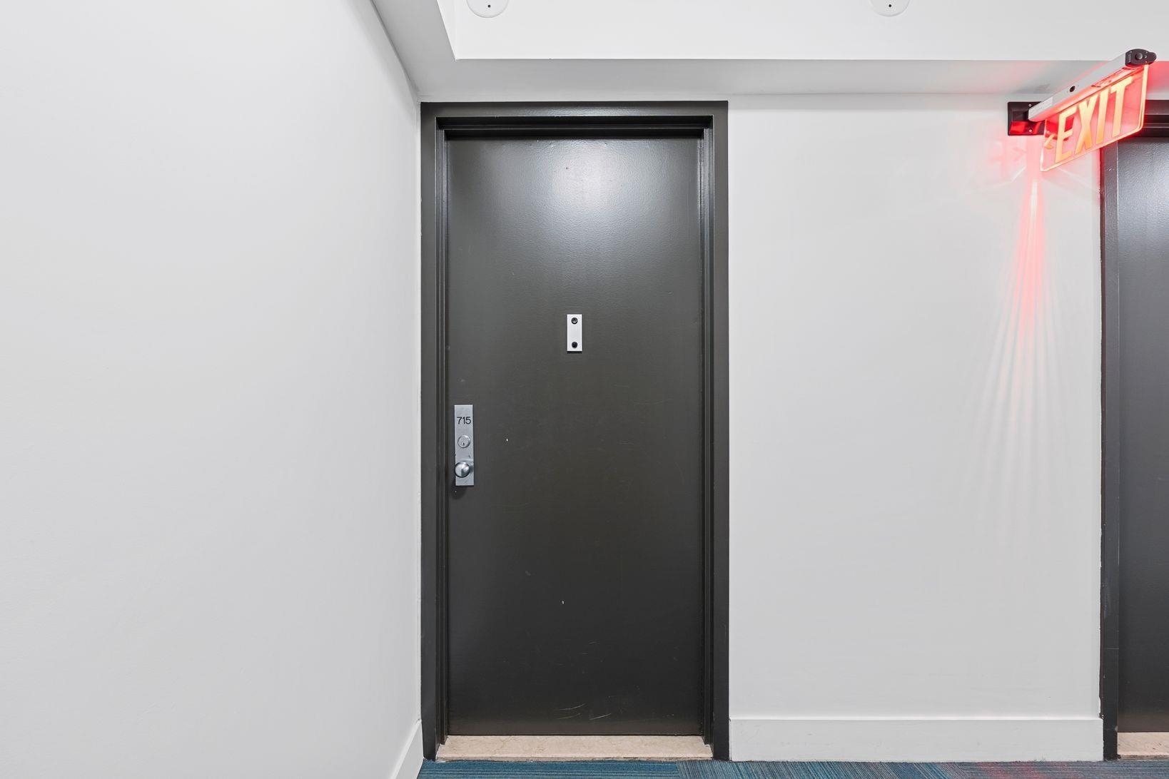 45 RIVER DR SOUTH Unit: 715