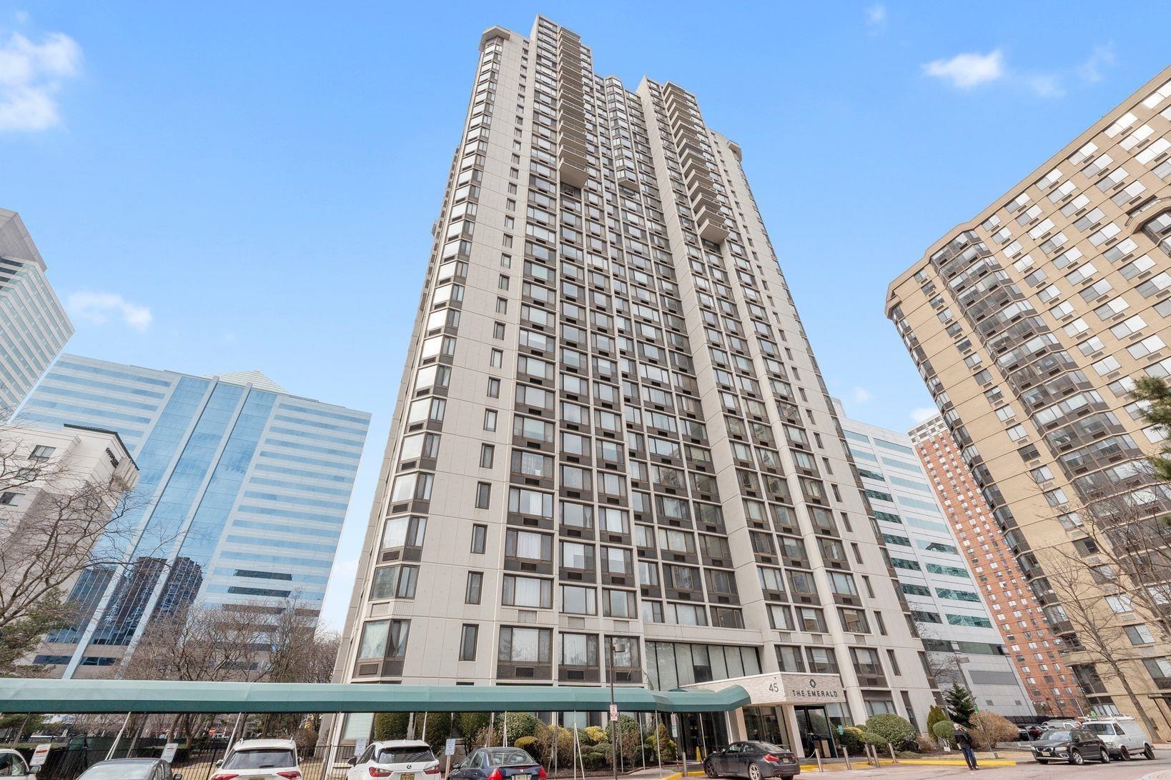 45 RIVER DR SOUTH Unit: 715