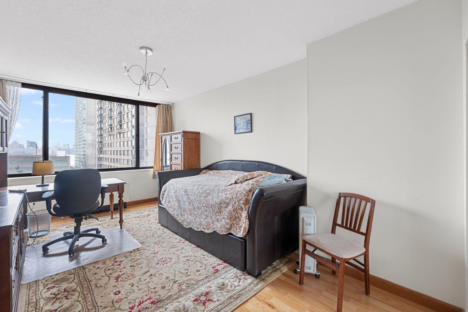 45 RIVER DR SOUTH Unit: 715
