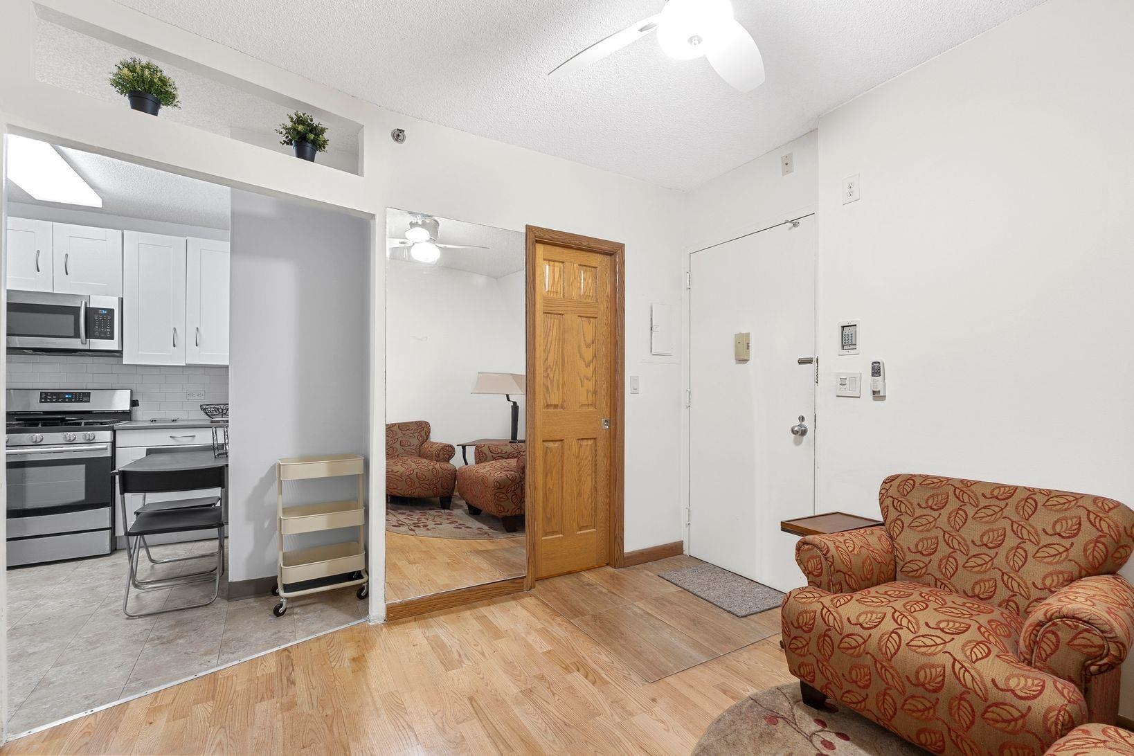 45 RIVER DR SOUTH Unit: 715