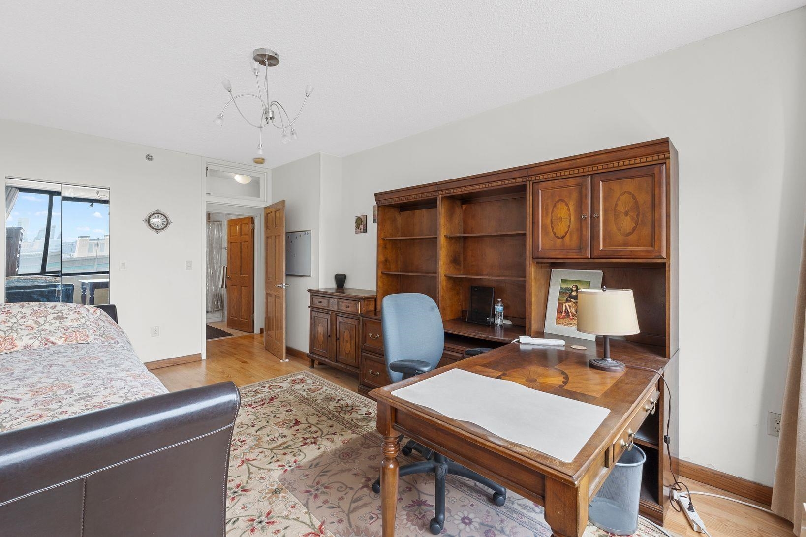 45 RIVER DR SOUTH Unit: 715