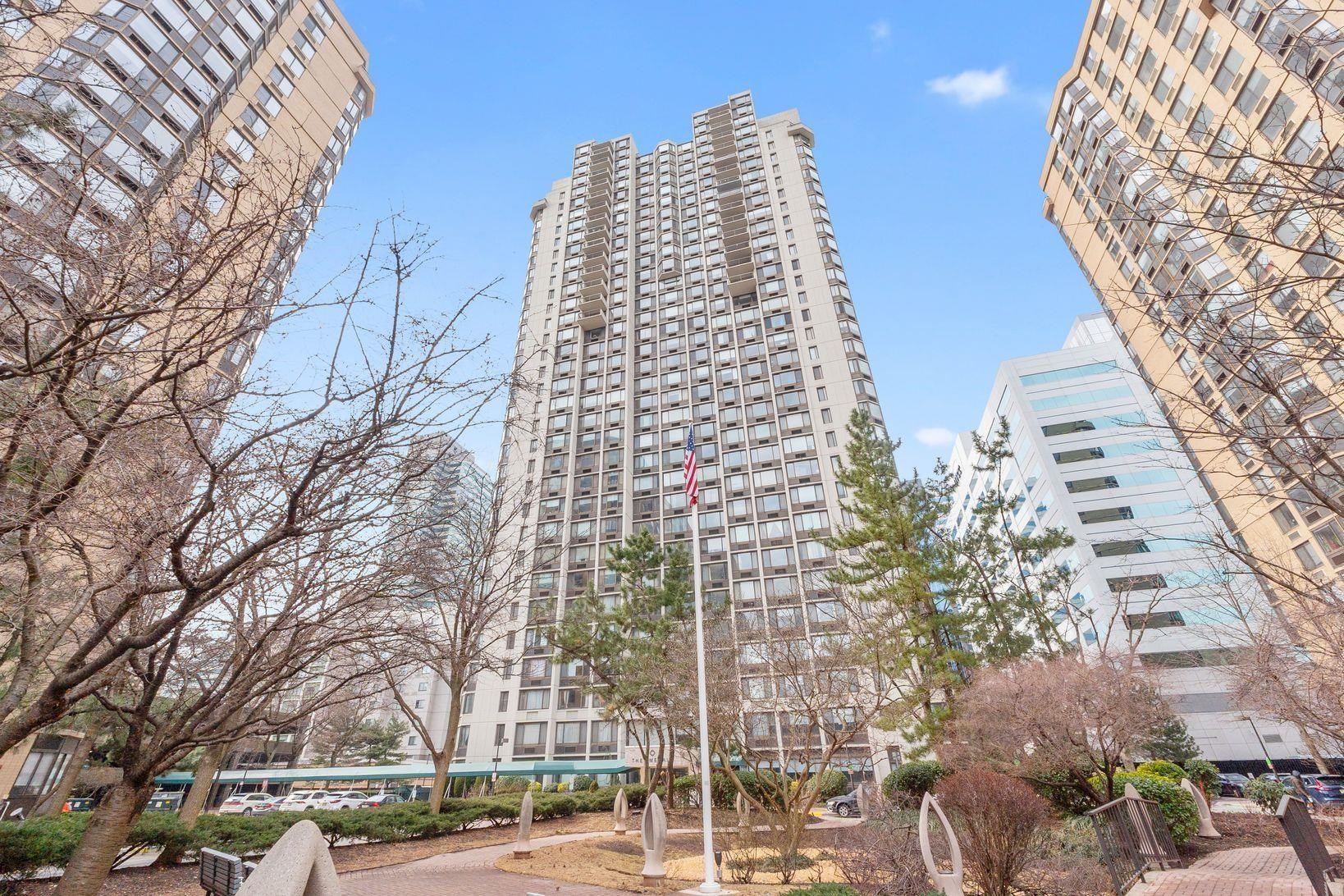 45 RIVER DR SOUTH Unit: 715