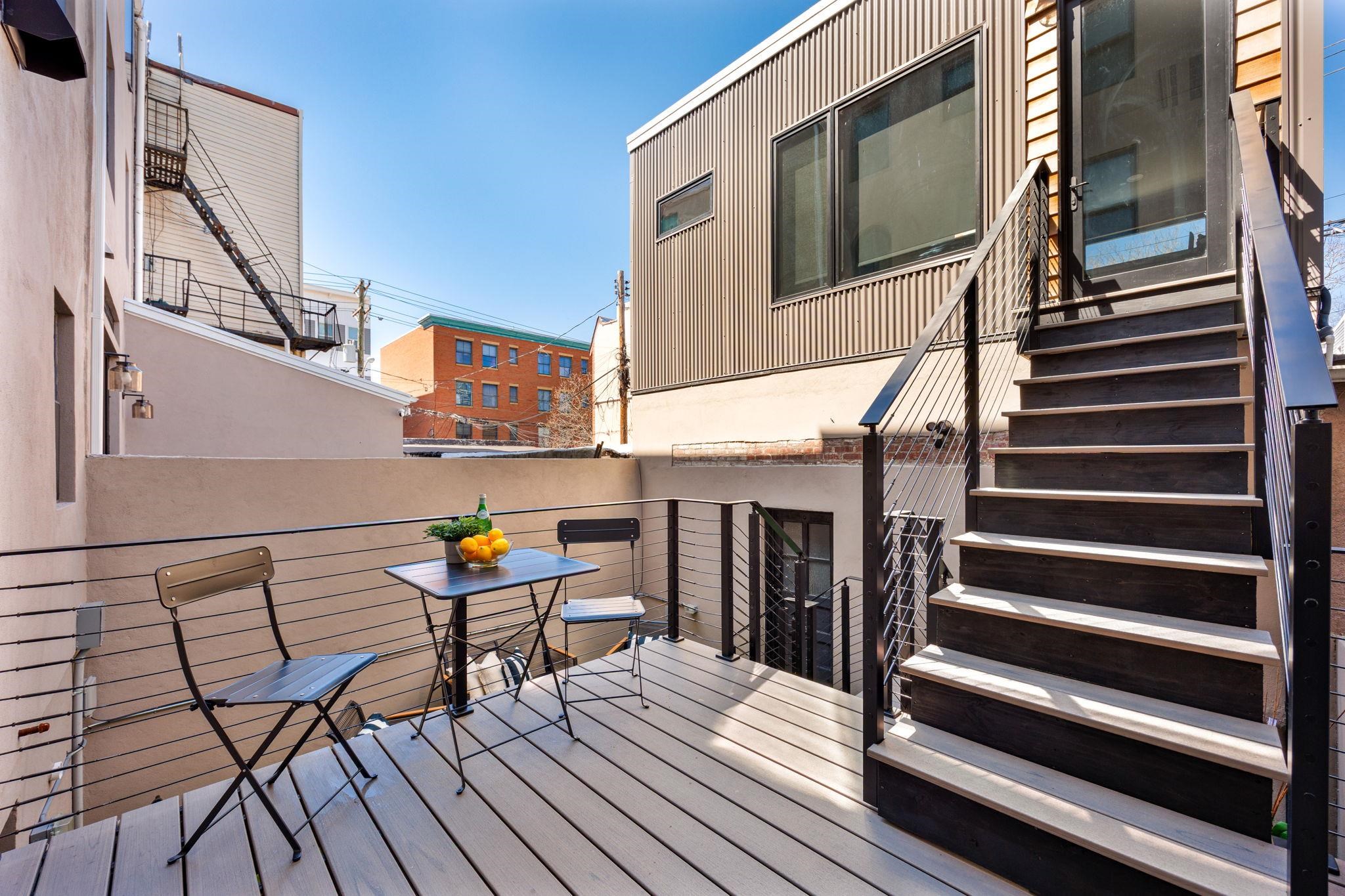 294 4TH ST