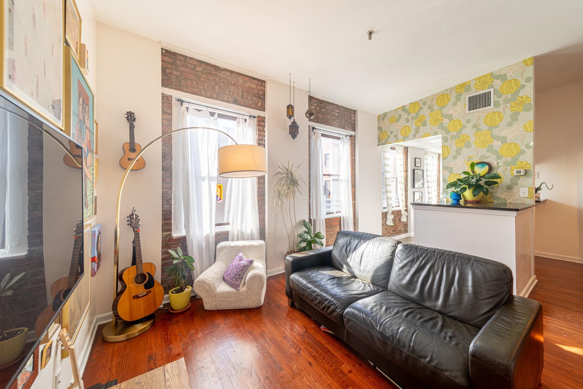 158 WAYNE ST Unit: 327a