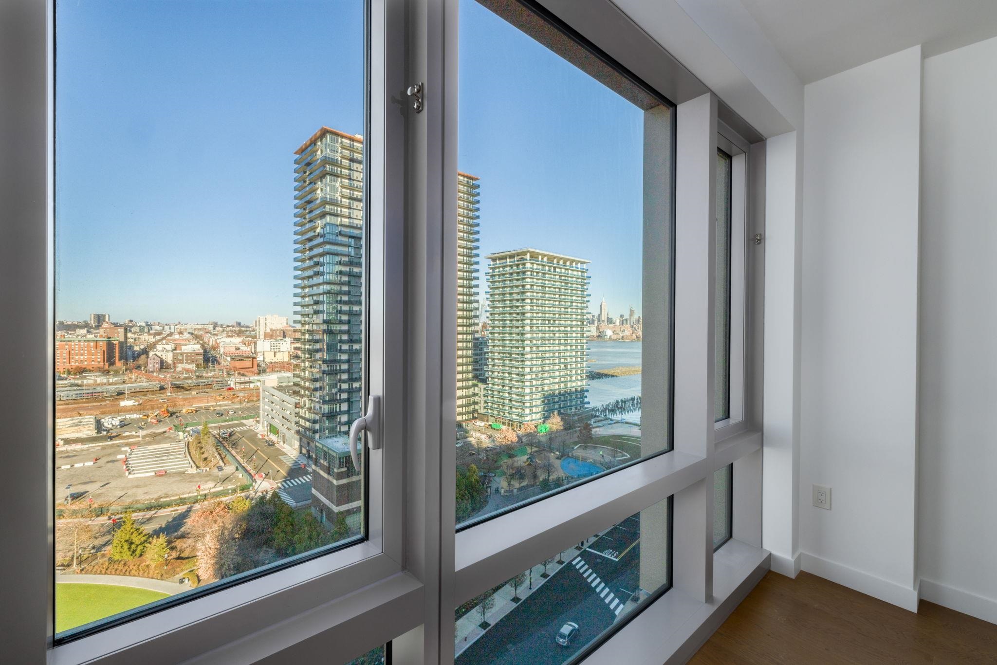 75 PARK LANE SOUTH Unit: 1503R