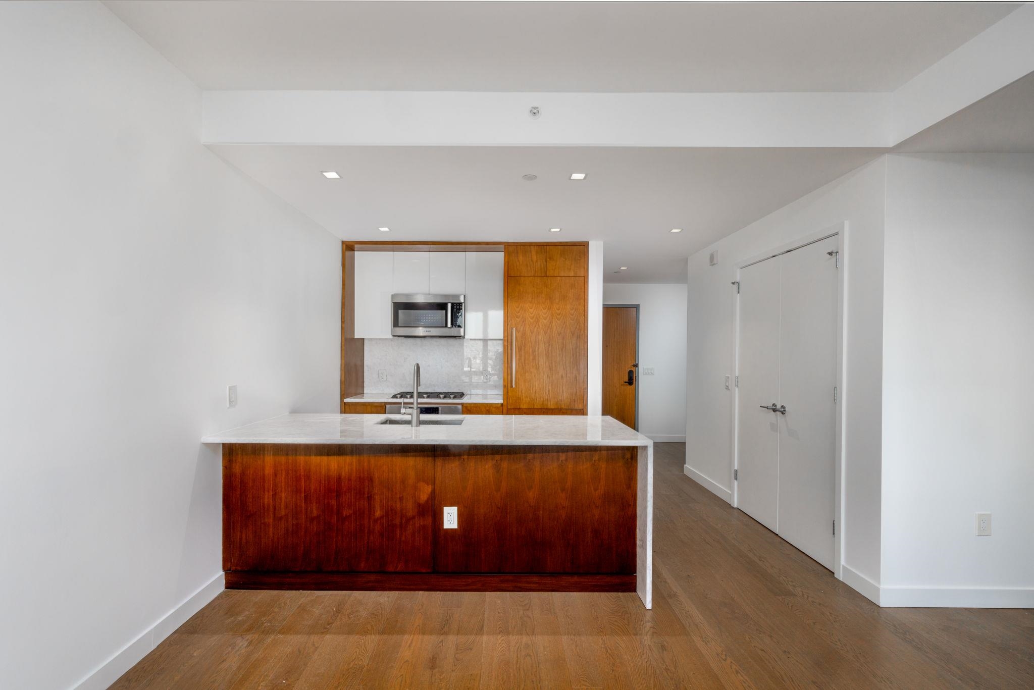 75 PARK LANE SOUTH Unit: 1503R