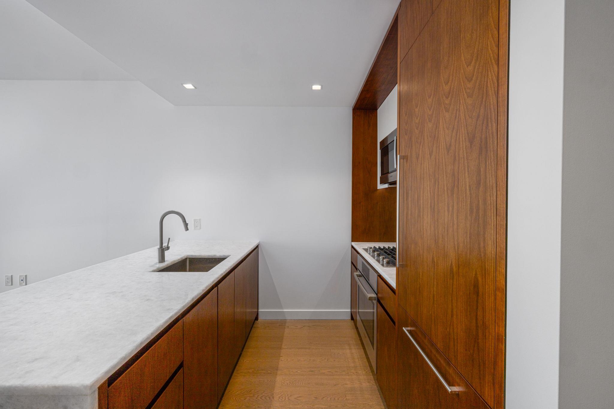75 PARK LANE SOUTH Unit: 1503R