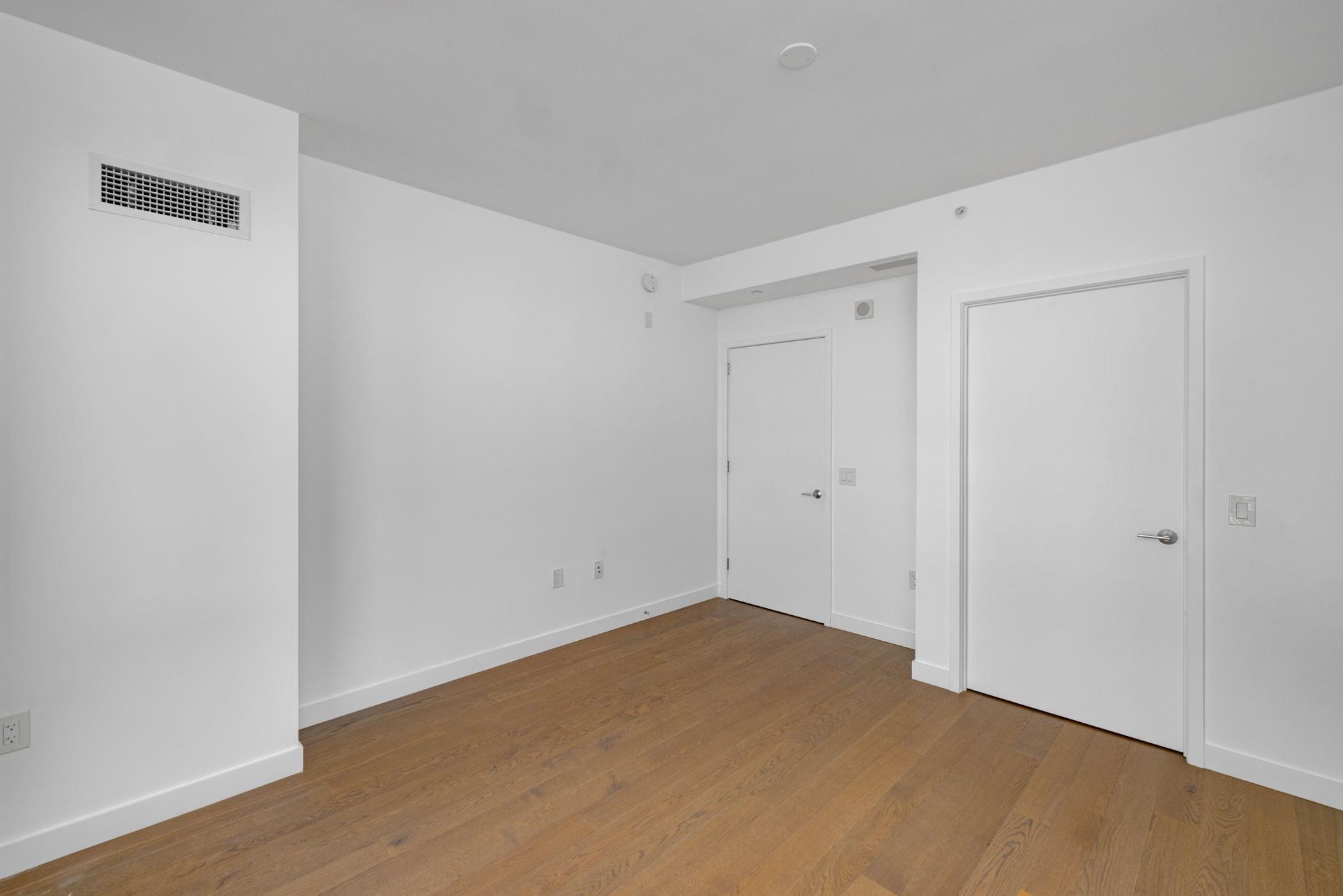 75 PARK LANE SOUTH Unit: 1503R