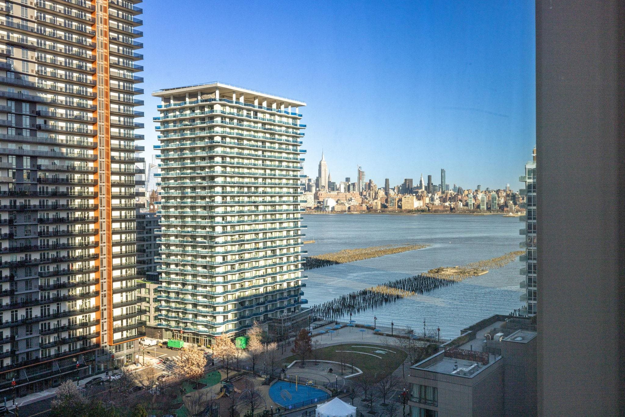 75 PARK LANE SOUTH Unit: 1503R
