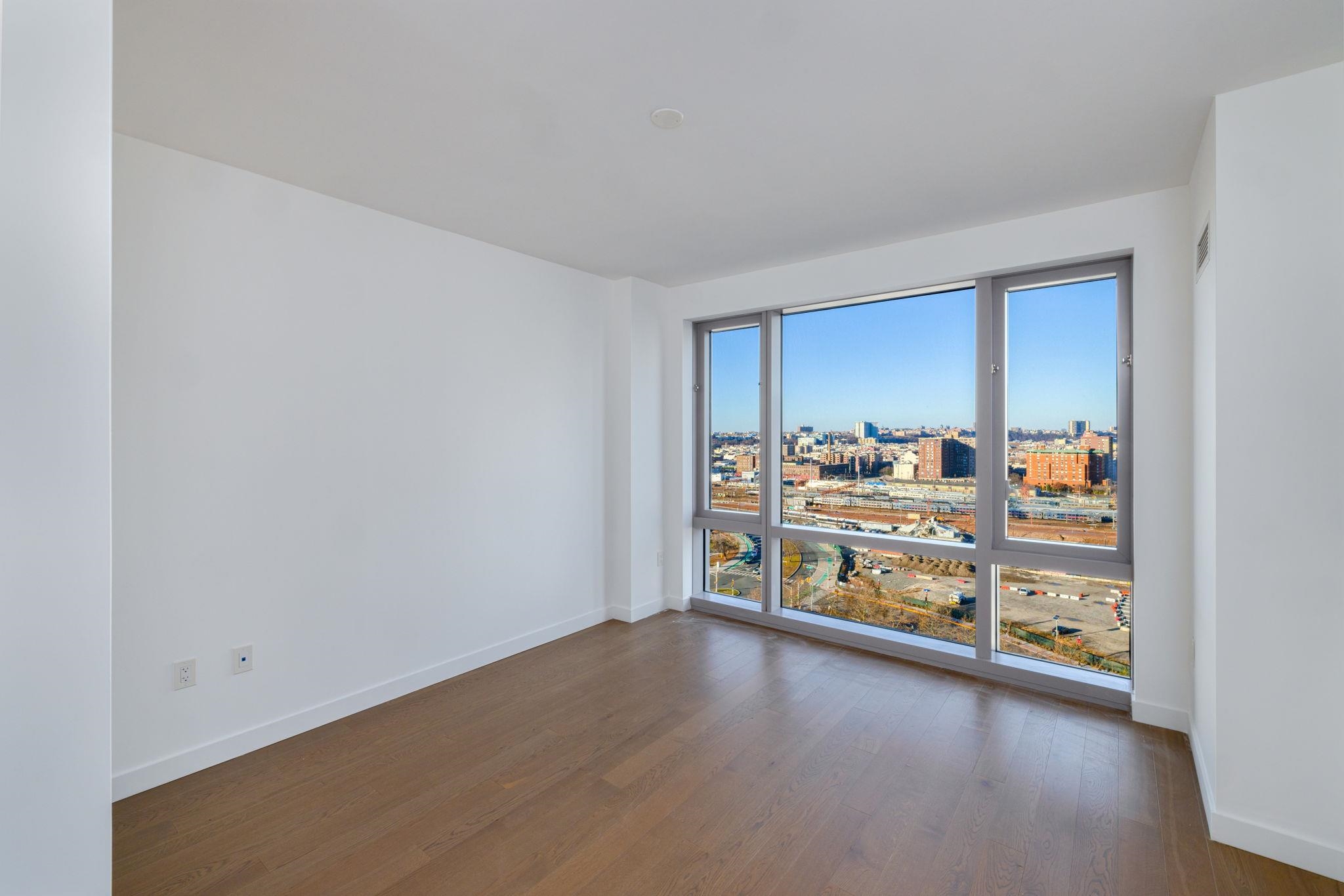 75 PARK LANE SOUTH Unit: 1503R
