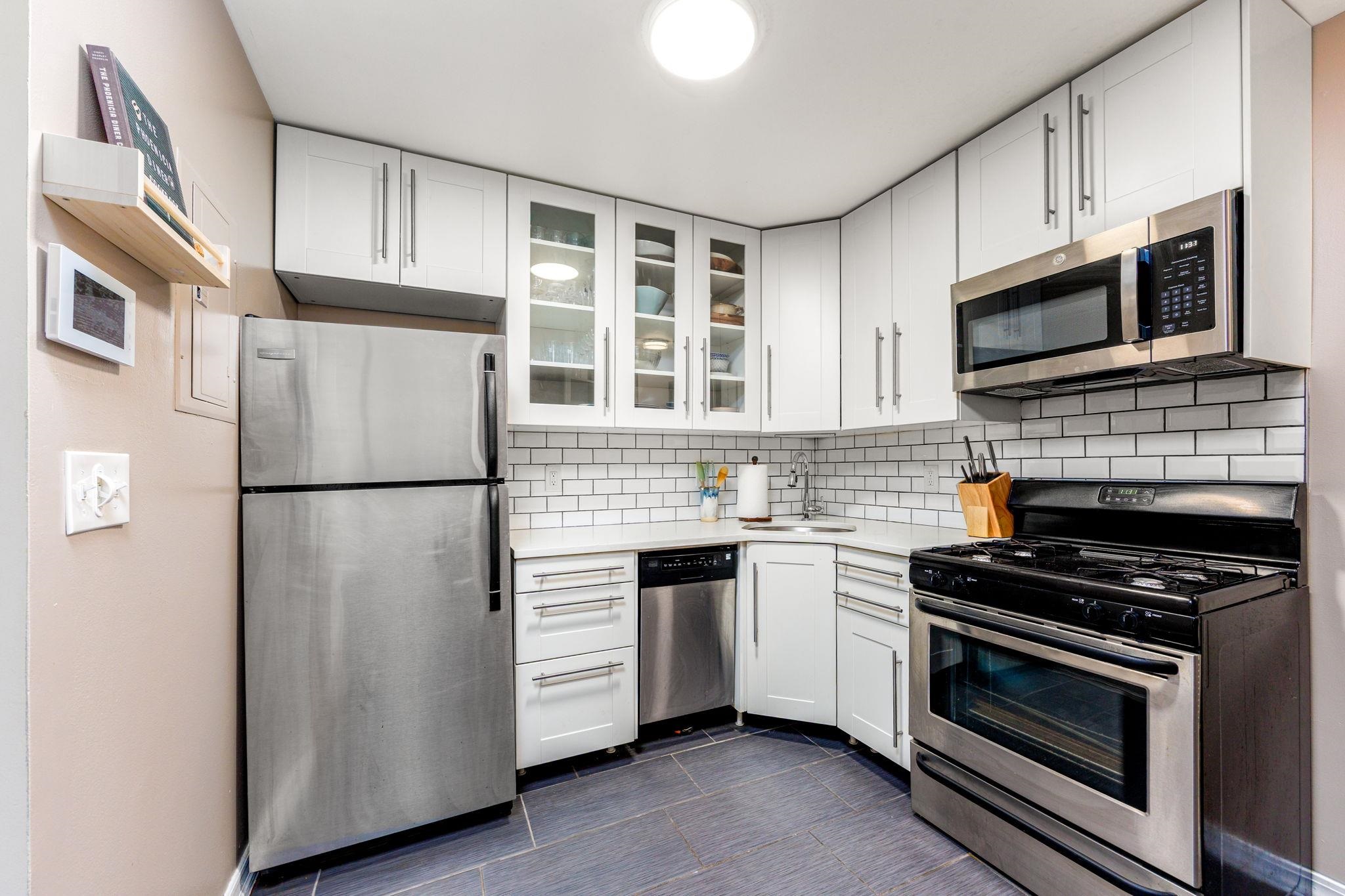 343 VARICK ST Unit: 2A