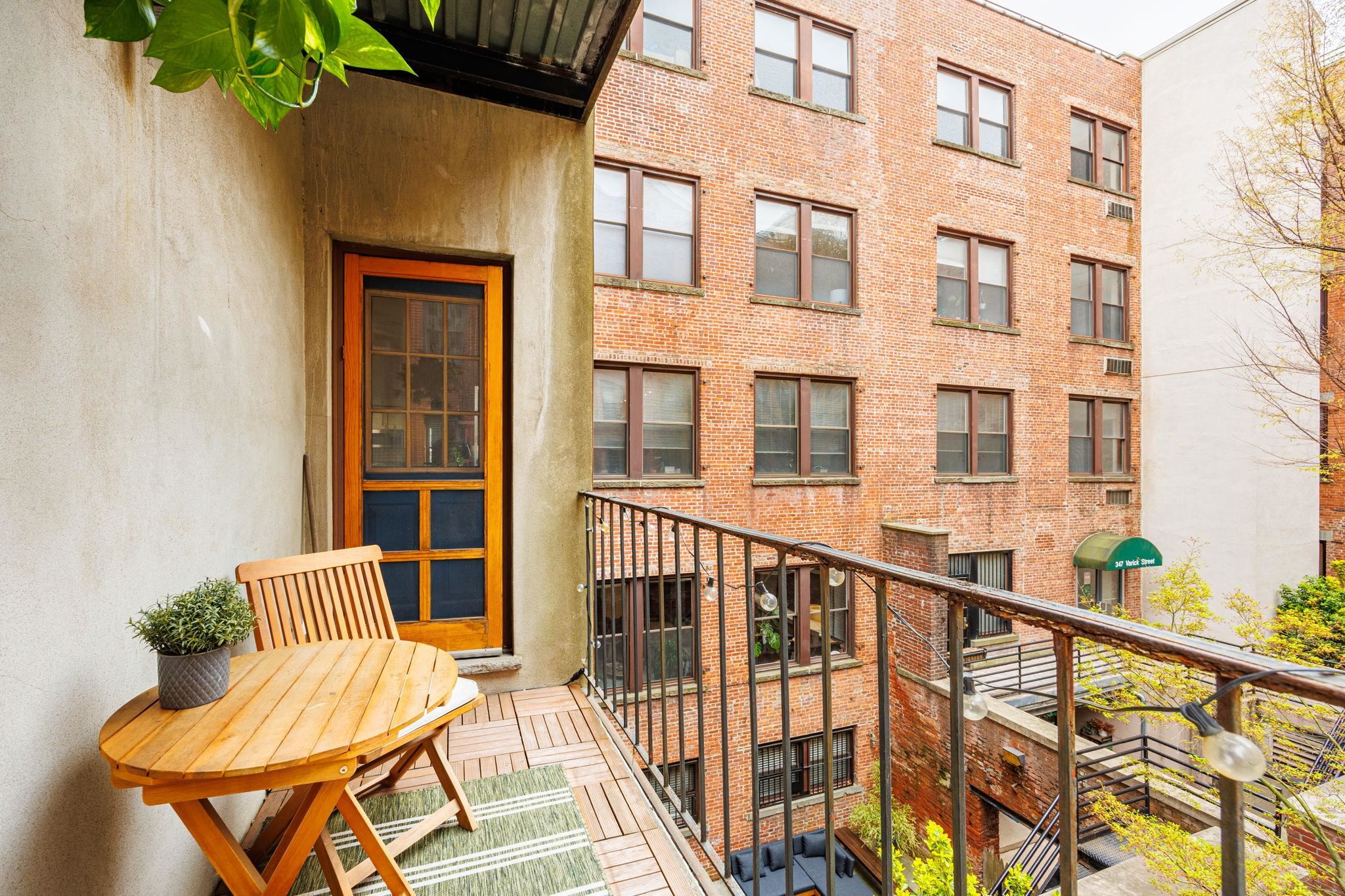 343 VARICK ST Unit: 2A