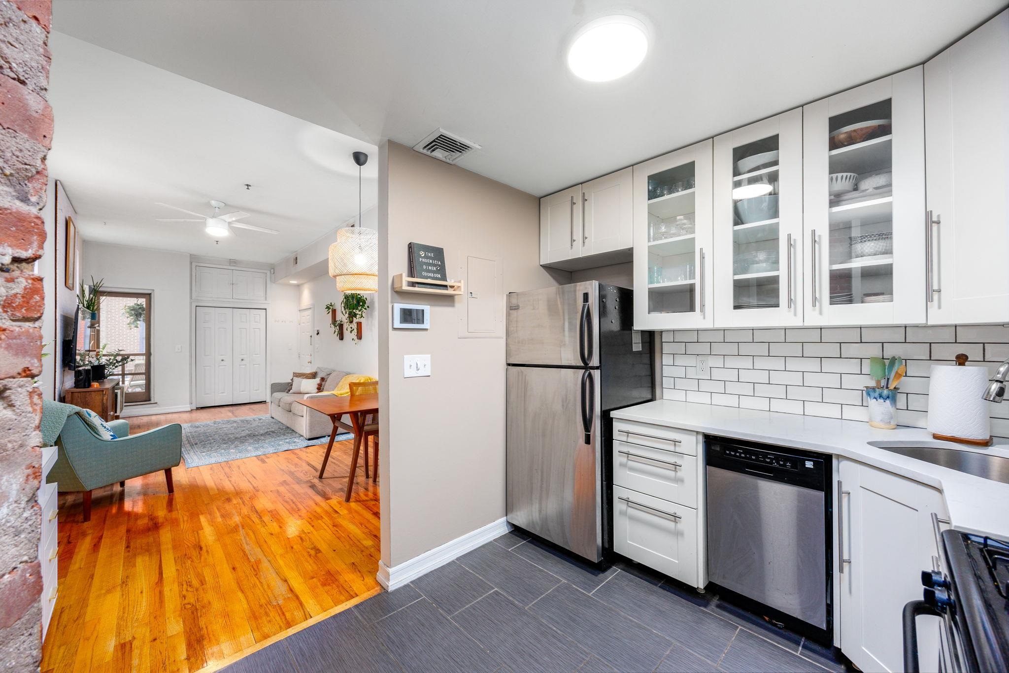 343 VARICK ST Unit: 2A