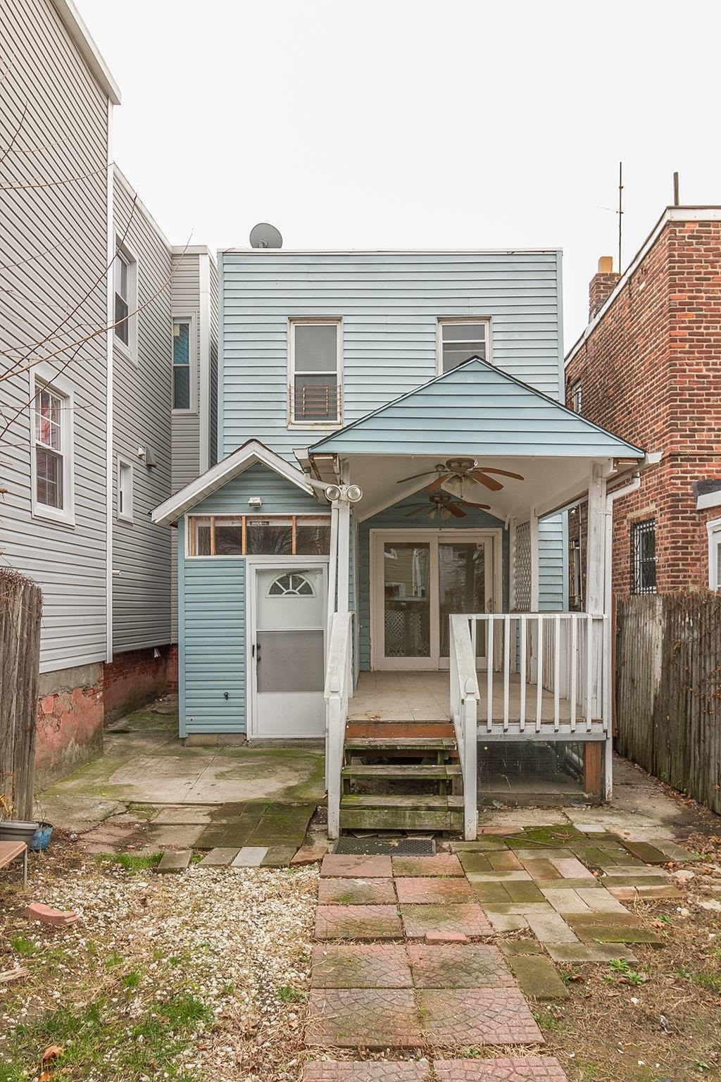 104 CLENDENNY AVE