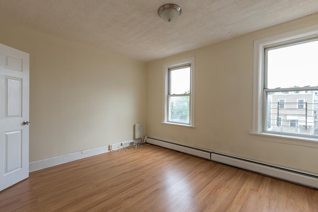 104 CLENDENNY AVE